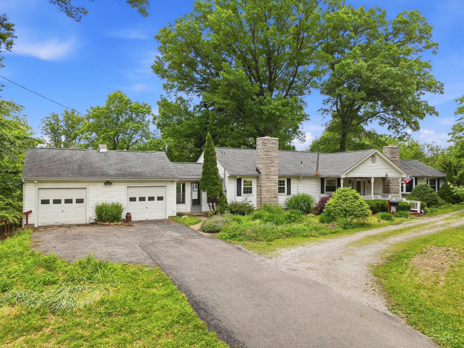 3731 Merwin 10 Mile Road Cincinnati, OH 45245 - Photo 3 of 49
