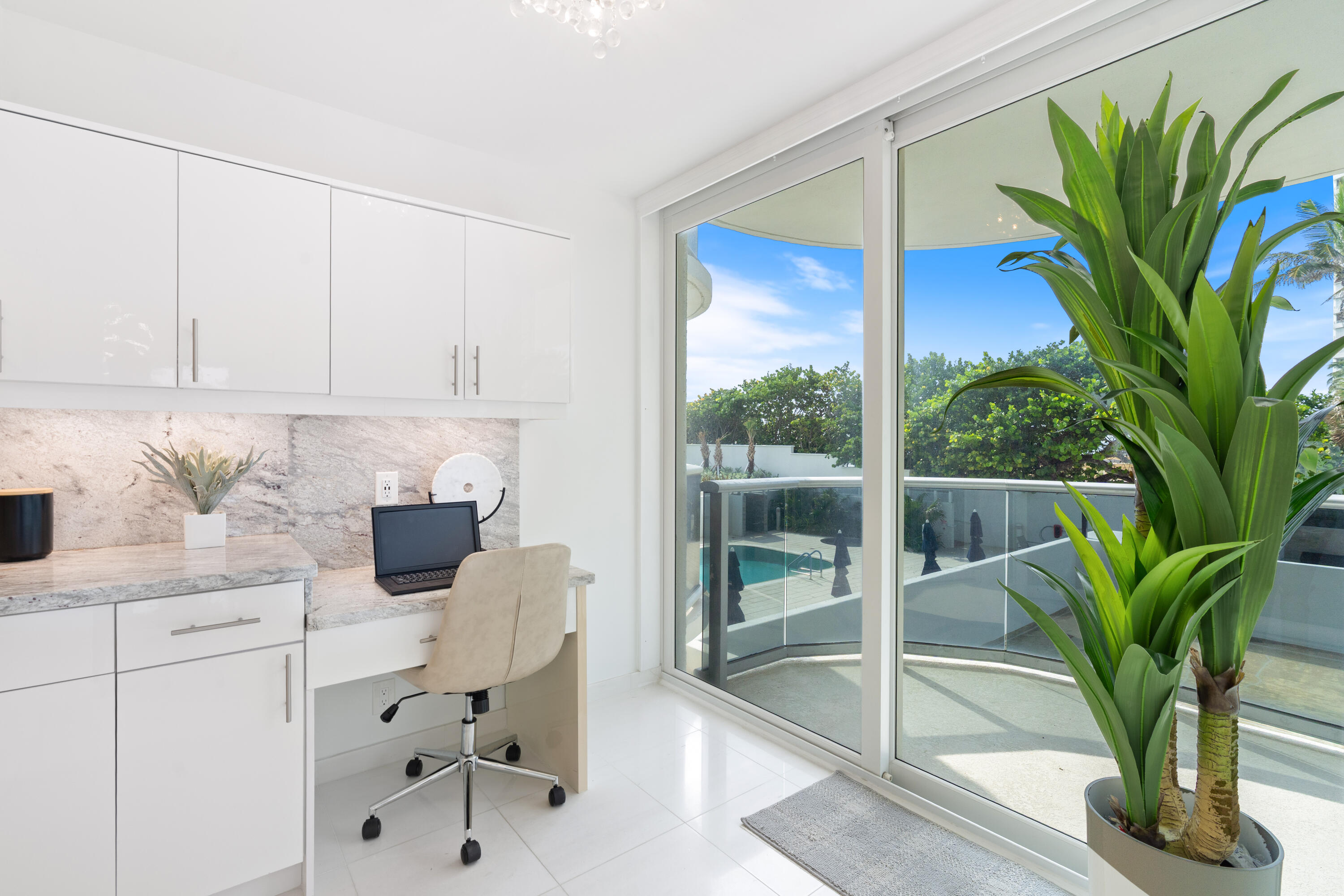 350 South Ocean Boulevard, Unit 1B Boca Raton, FL 33432 - Photo 22 of 26 Kitchen w desk