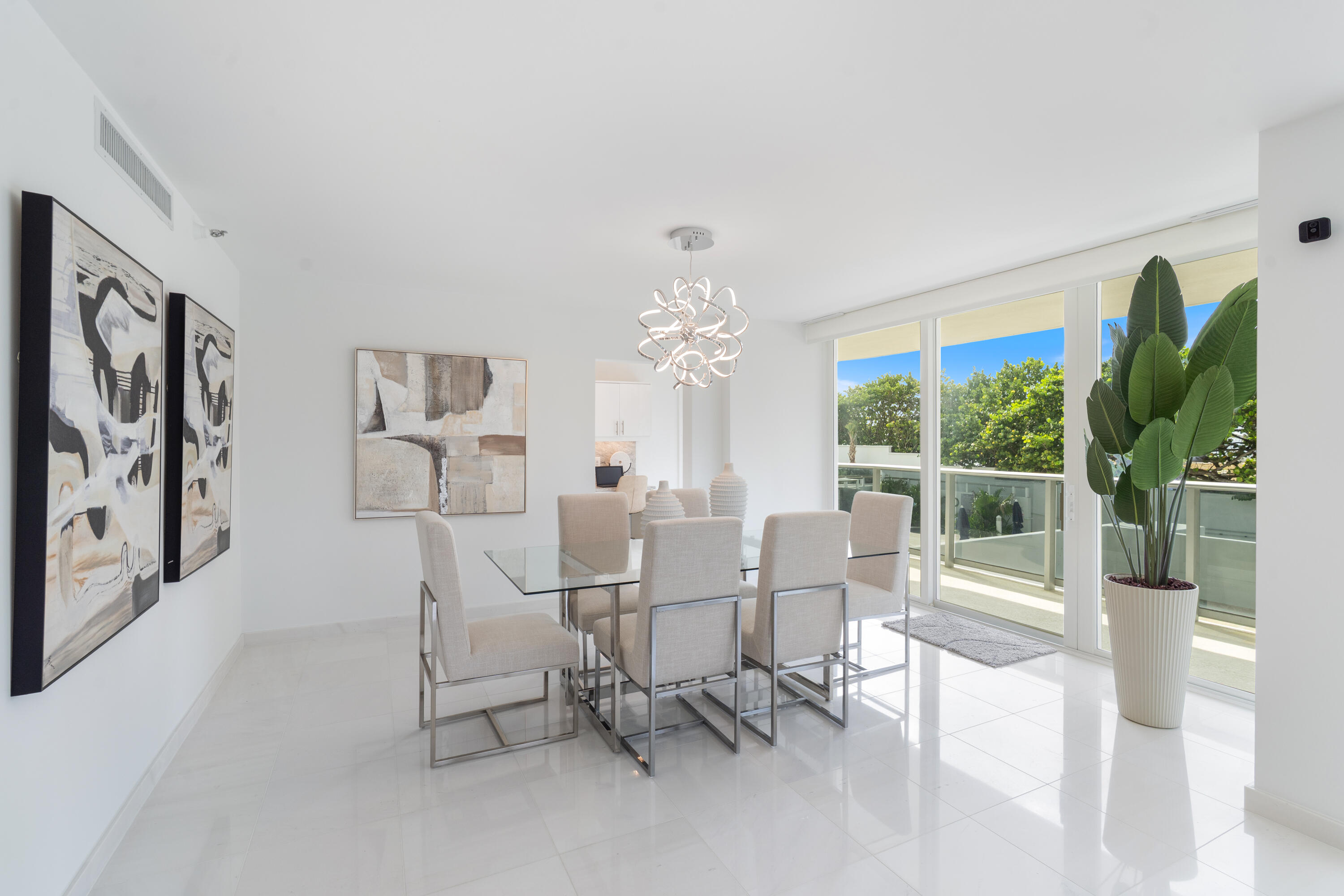 350 South Ocean Boulevard, Unit 1B Boca Raton, FL 33432 - Photo 3 of 26 Dining