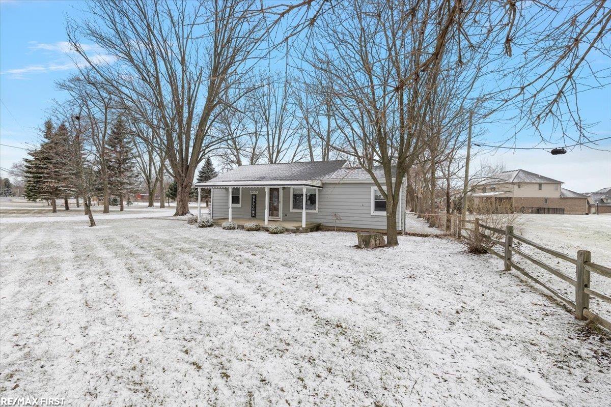 49939 Fairchild Road New Baltimore, MI 48051 - Photo 5 of 40 50197642-55705747-4257-4d24-bc17-64043db634f5.JPG