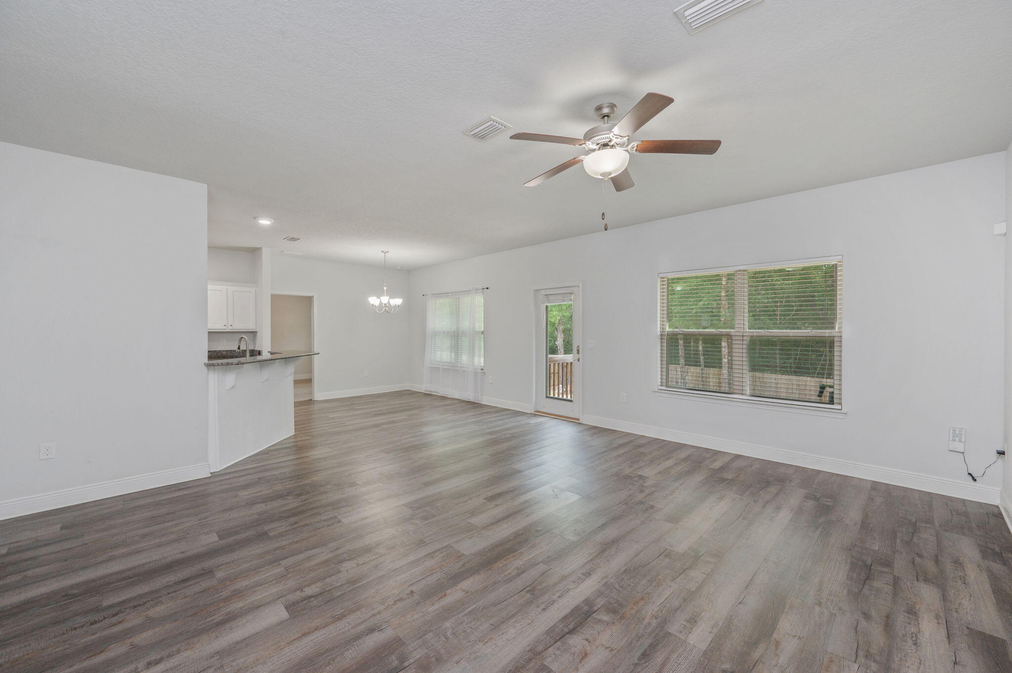 5737 Marigold Loop Crestview, FL 32539 - Photo 9 of 37 Living dining area
