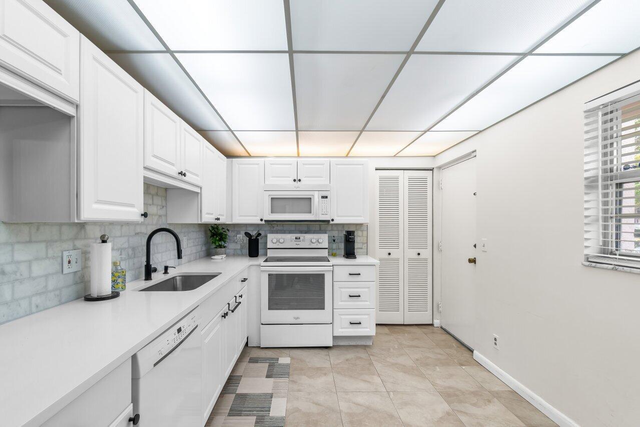 6000 Northwest 2nd Avenue, Unit 138 Boca Raton, FL 33487 - Photo 10 of 31 010-6000Northwest2ndAvenue-Unit138-BocaR