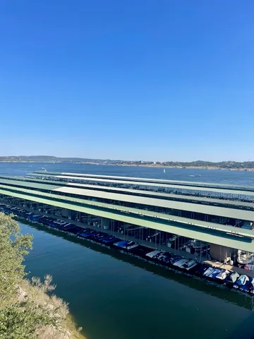 a view of a tennis court