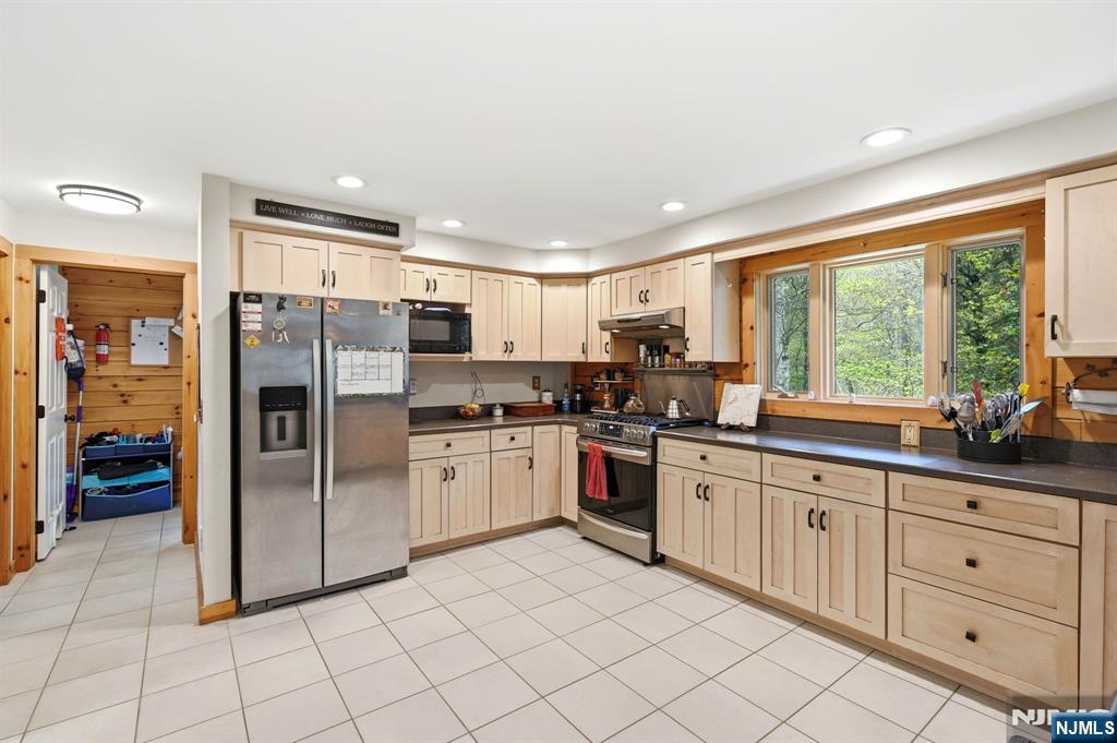 127 Jacobs Road Newfoundland, NJ 07435 - Photo 15 of 50