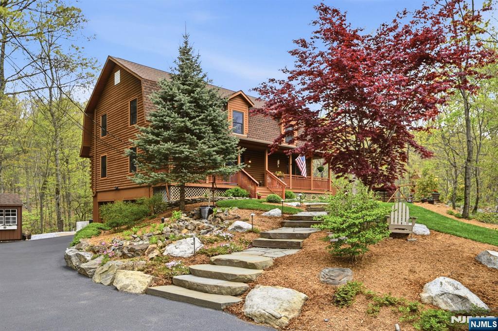 127 Jacobs Road Newfoundland, NJ 07435 - Photo 2 of 50