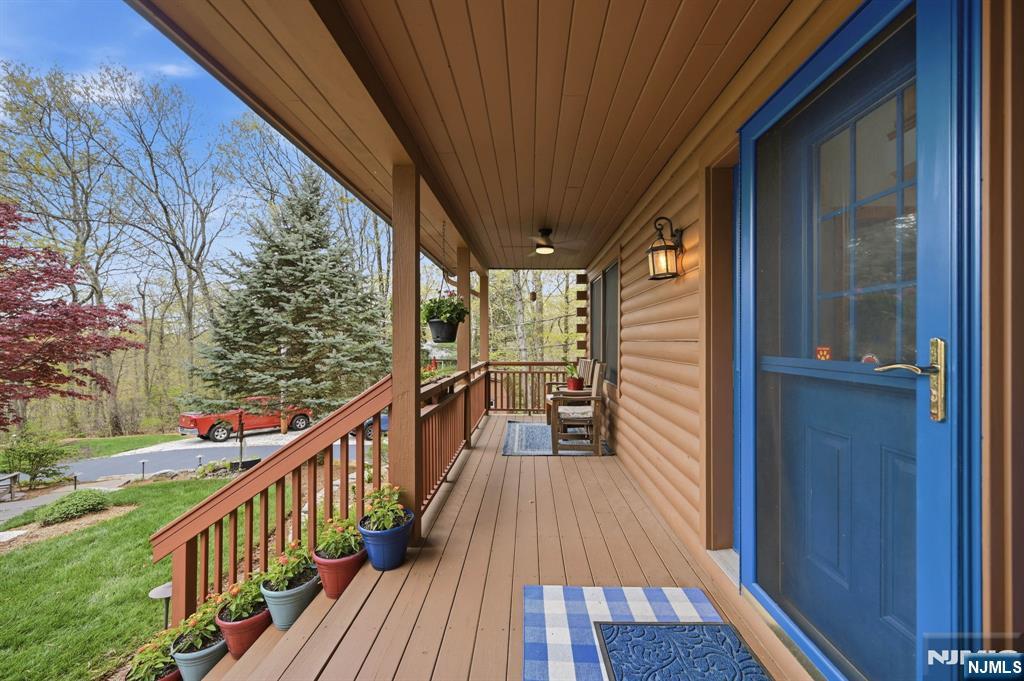 127 Jacobs Road Newfoundland, NJ 07435 - Photo 4 of 50