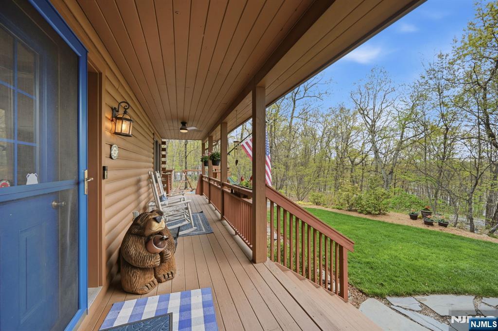 127 Jacobs Road Newfoundland, NJ 07435 - Photo 5 of 50