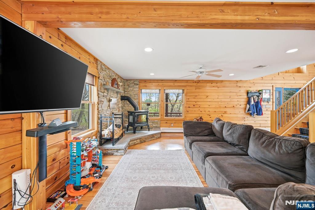 127 Jacobs Road Newfoundland, NJ 07435 - Photo 9 of 50