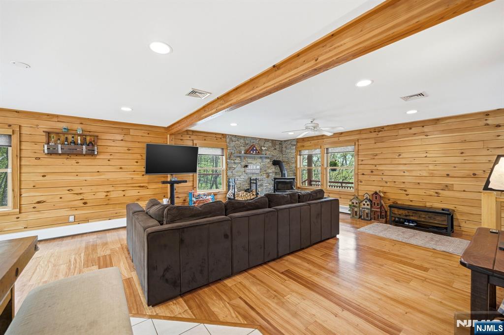 127 Jacobs Road Newfoundland, NJ 07435 - Photo 10 of 50