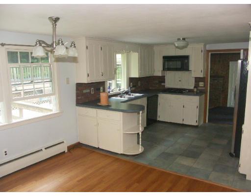 392 Chesterfield Road Northampton, MA 01053 - Photo 4 of 12