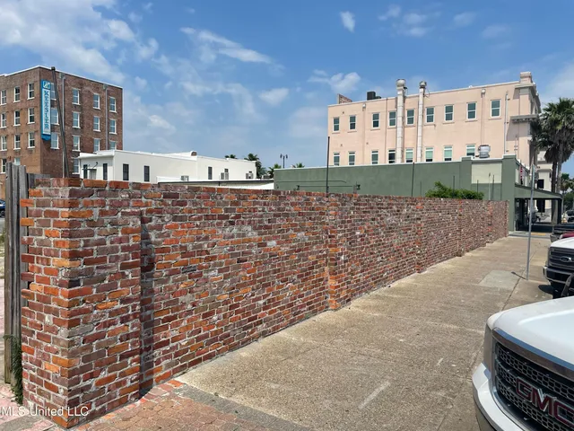 $305,000 | 1300 26th Avenue, Gulfport, MS 39501