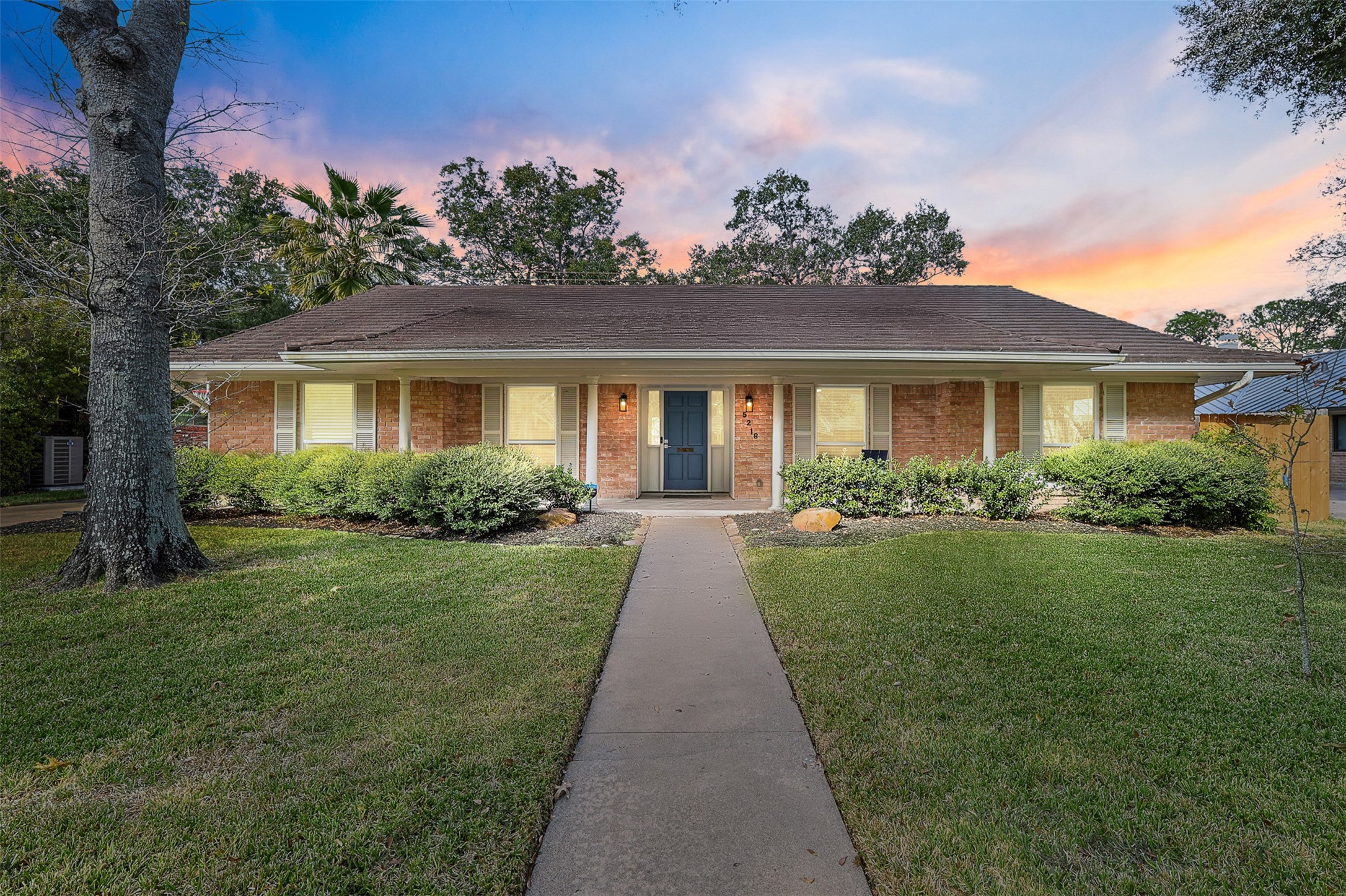 5218 Imogene Street Houston, TX 77096 - Photo 1 of 32