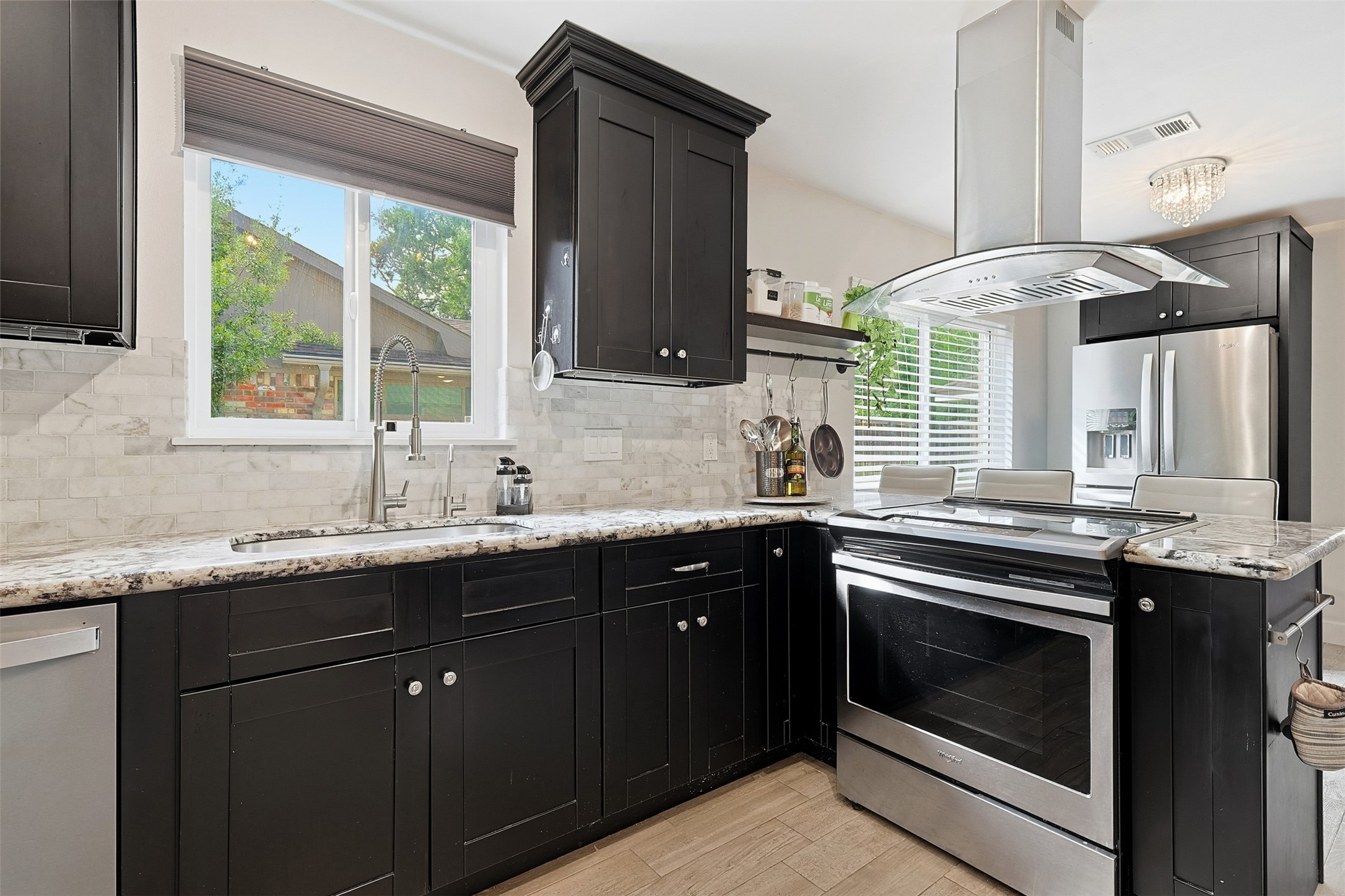 5218 Imogene Street Houston, TX 77096 - Photo 12 of 32