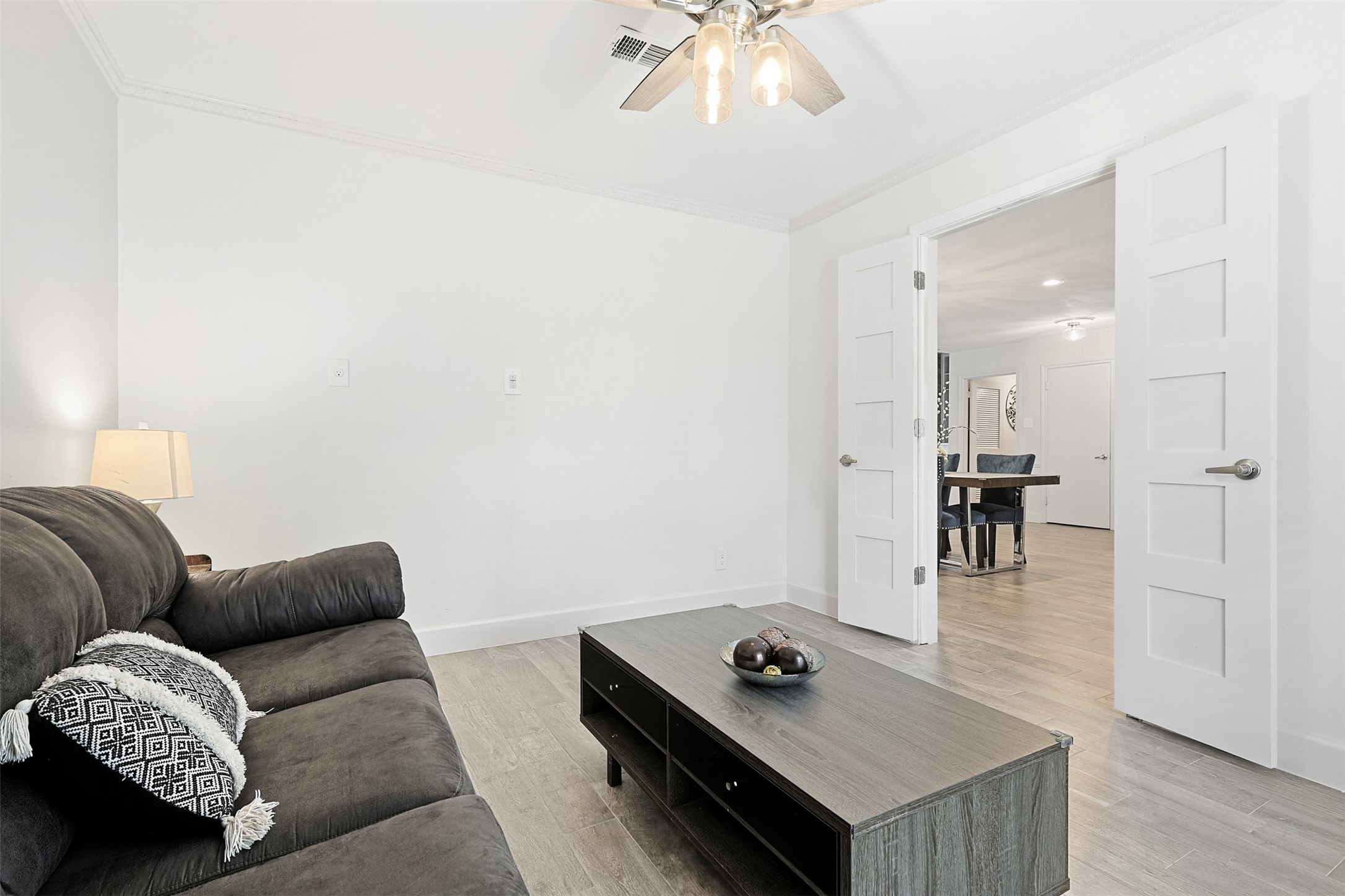 5218 Imogene Street Houston, TX 77096 - Photo 15 of 32