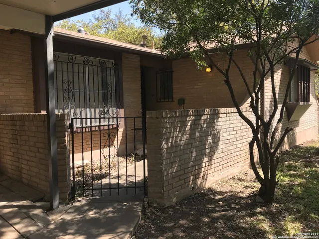 $1,600 | 6006 Forest Crest Street, San Antonio, TX 78240