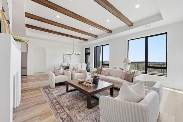 $978,000 | 505 Oak Street North, Unit 512, Fargo, ND 58102