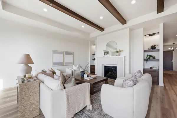$978,000 | 505 Oak Street North, Unit 512, Fargo, ND 58102