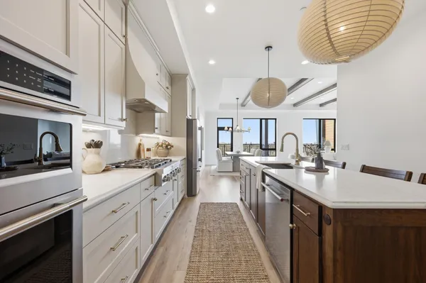 $978,000 | 505 Oak Street North, Unit 512, Fargo, ND 58102