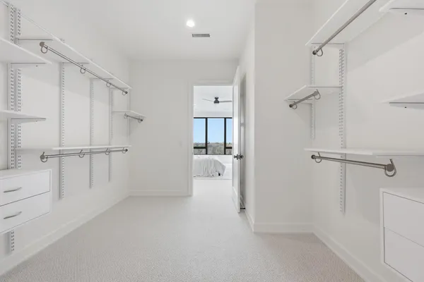 $978,000 | 505 Oak Street North, Unit 512, Fargo, ND 58102