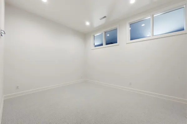 $978,000 | 505 Oak Street North, Unit 512, Fargo, ND 58102