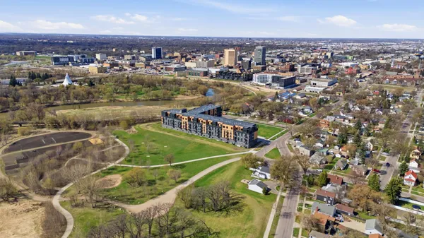 $978,000 | 505 Oak Street North, Unit 512, Fargo, ND 58102