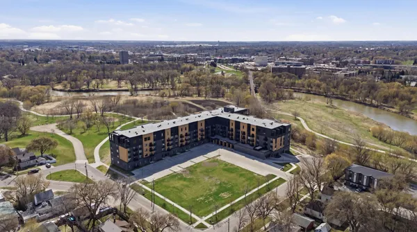 $978,000 | 505 Oak Street North, Unit 512, Fargo, ND 58102