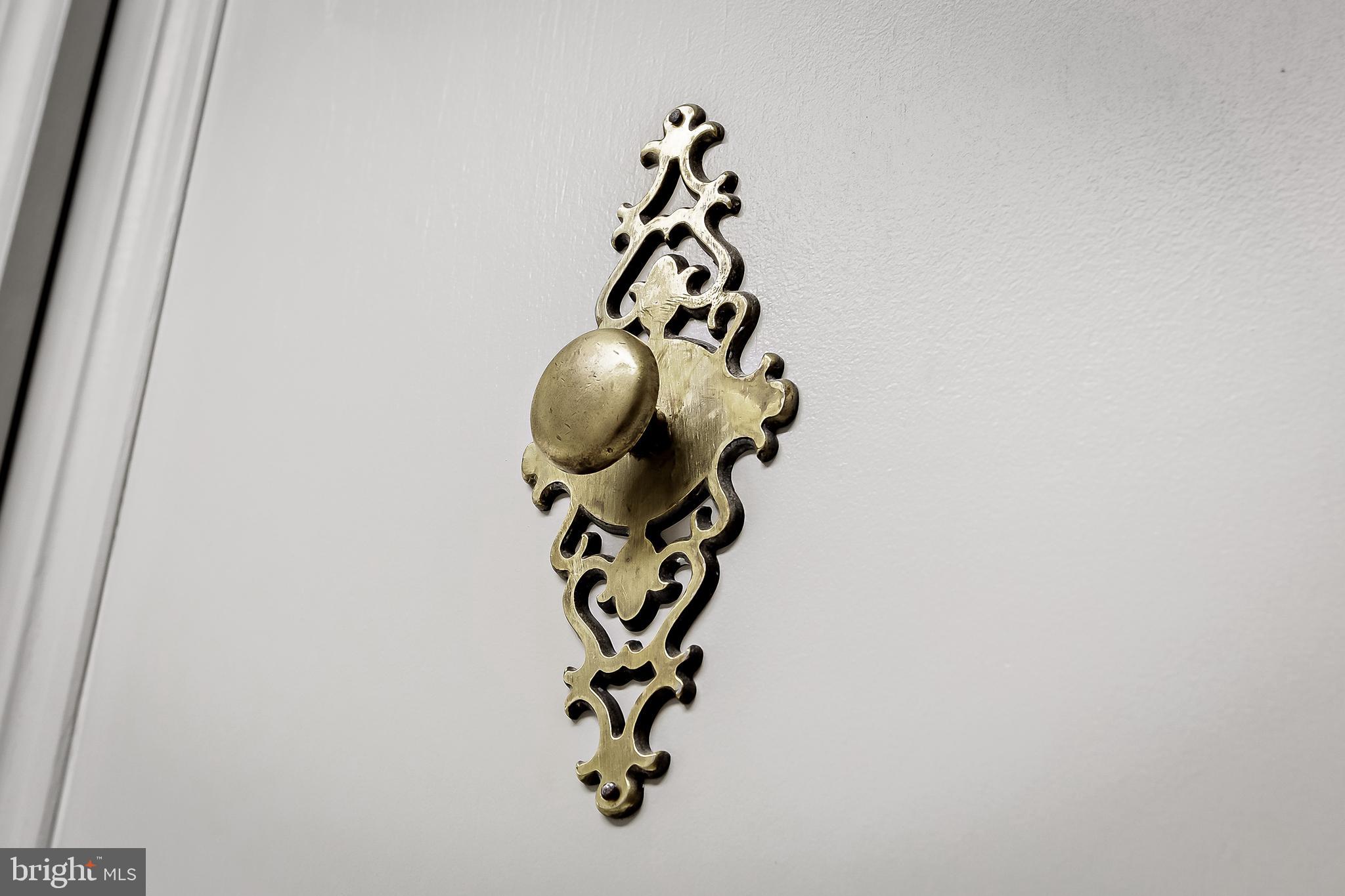 7259 Stratton Way Baltimore, MD 21224 - Photo 11 of 29 Close up of the hardware