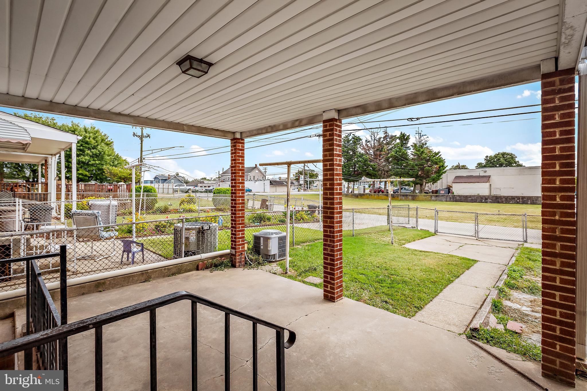 7259 Stratton Way Baltimore, MD 21224 - Photo 26 of 29 Rear covered patio
