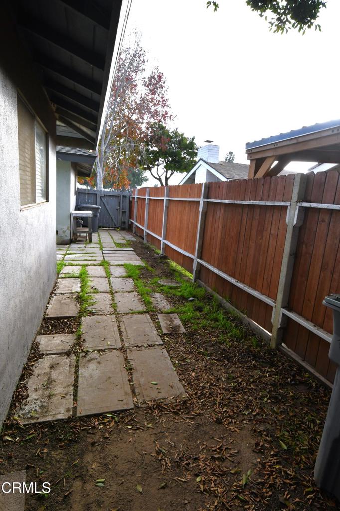 1731 Bernadette Street Oxnard, CA 93036 - Photo 29 of 30 a backyard of a house