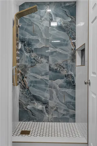 $1,800 | 458 High Street, Unit 3L, Central Falls, RI 02863