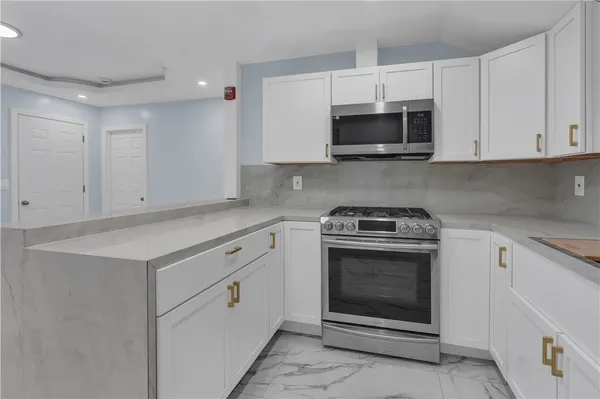 $1,750 | 458 High Street, Unit 3L, Central Falls, RI 02863