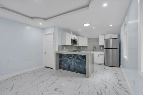 $1,750 | 458 High Street, Unit 3L, Central Falls, RI 02863
