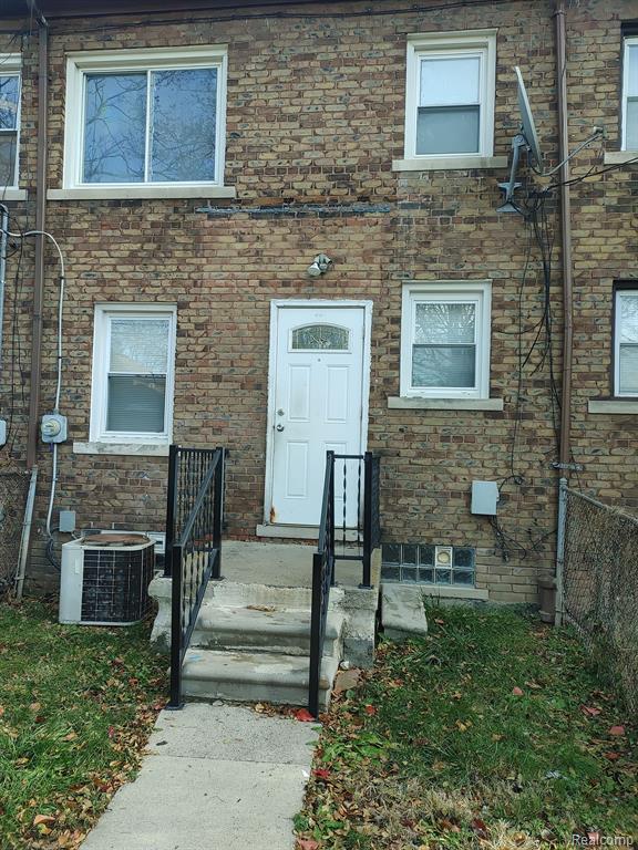 6321 Miller Road Dearborn, MI 48126 - Photo 2 of 9