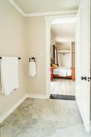 $2,450 | 240 Washington Avenue, Unit 2, Albany, NY 12210