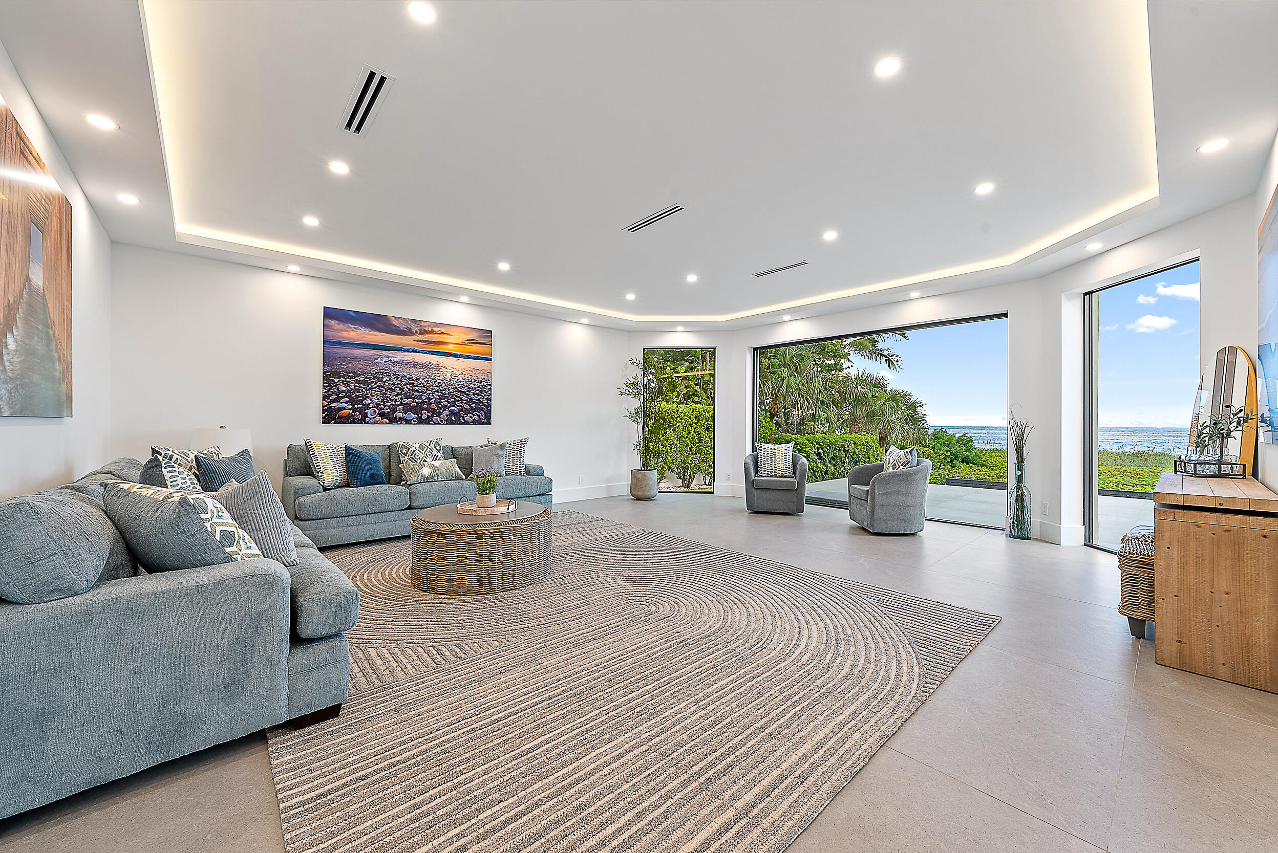22 Ocean Drive Jupiter Inlet Colony, FL 33469 - Photo 12 of 36 Living Room