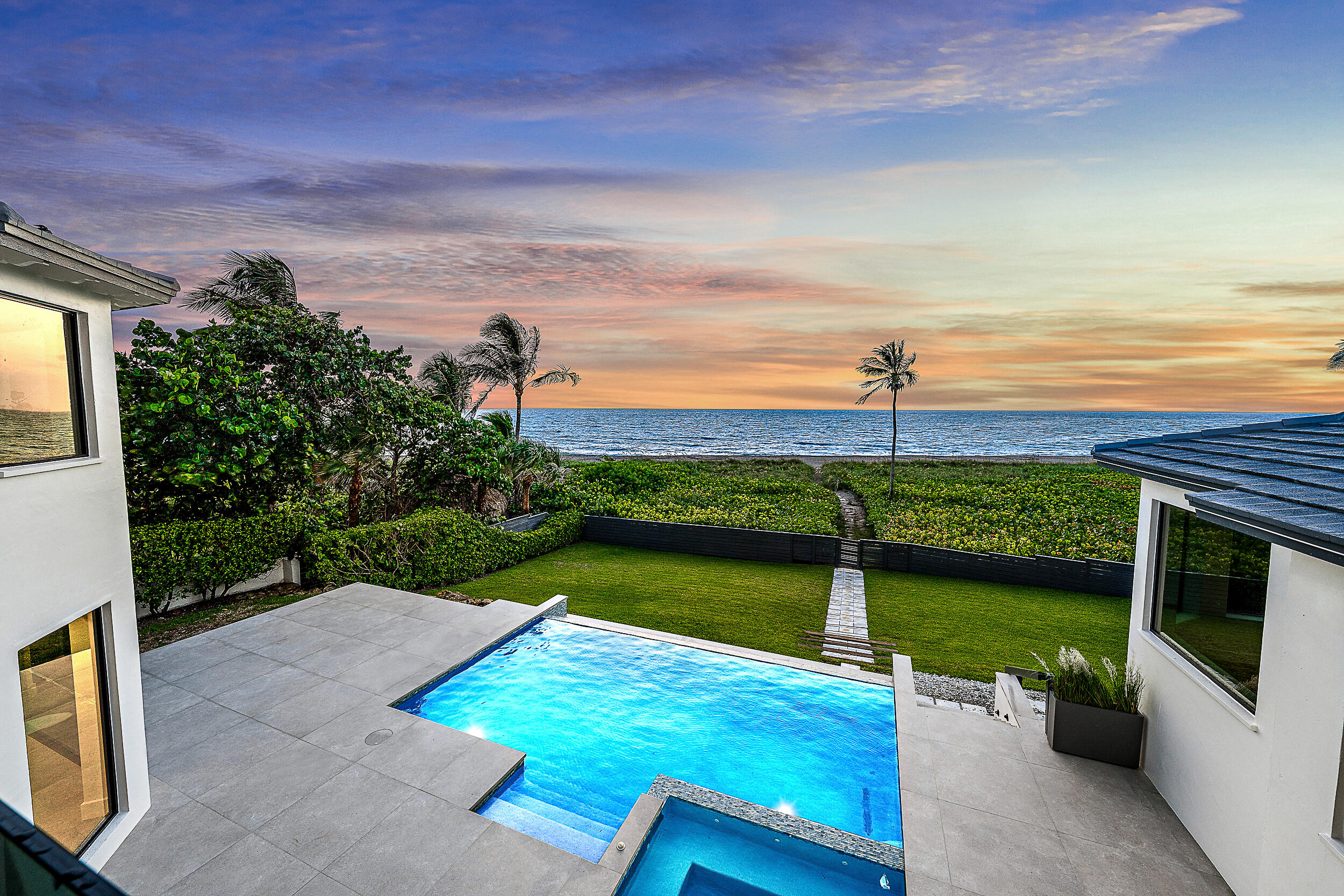 22 Ocean Drive Jupiter Inlet Colony, FL 33469 - Photo 4 of 36 View Sunrise