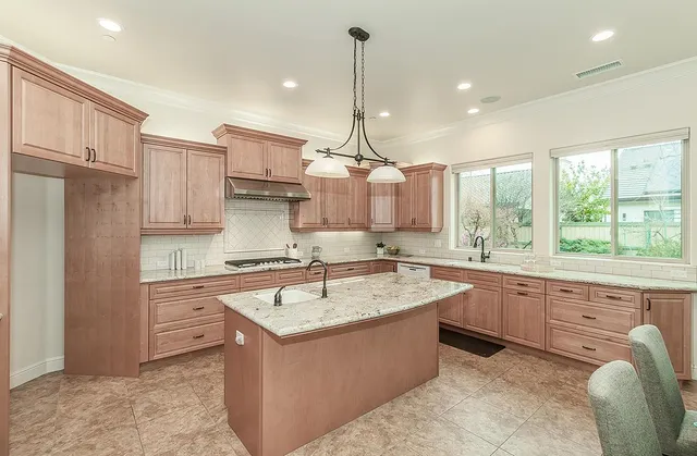 $809,000 | 1562 North Empire, Clovis, CA 93619