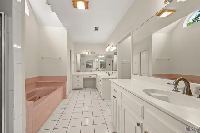 $640,000 | 5802 Highland Road, Baton Rouge, LA 70808