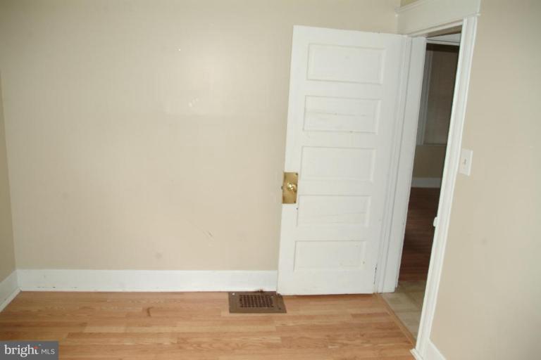 2806 Hollins Ferry Road Baltimore, MD 21230 - Photo 5 of 9 Bedroom #1
