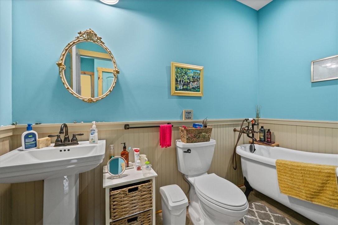 100 Princeton Highway Honea Path, SC 29654 - Photo 17 of 50 Full, hallway bath