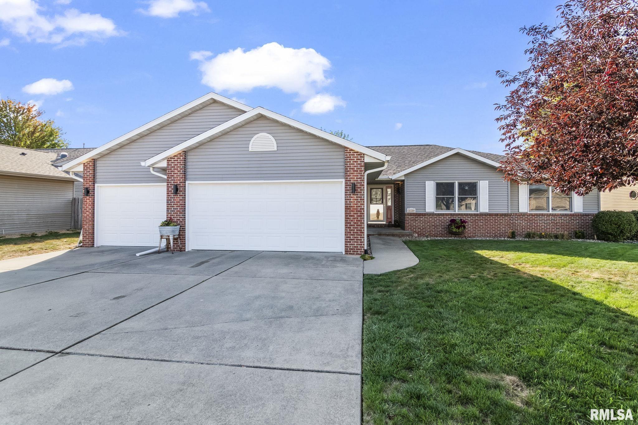 1129 Woodhaven Court Chatham, IL 62629 - Photo 1 of 39