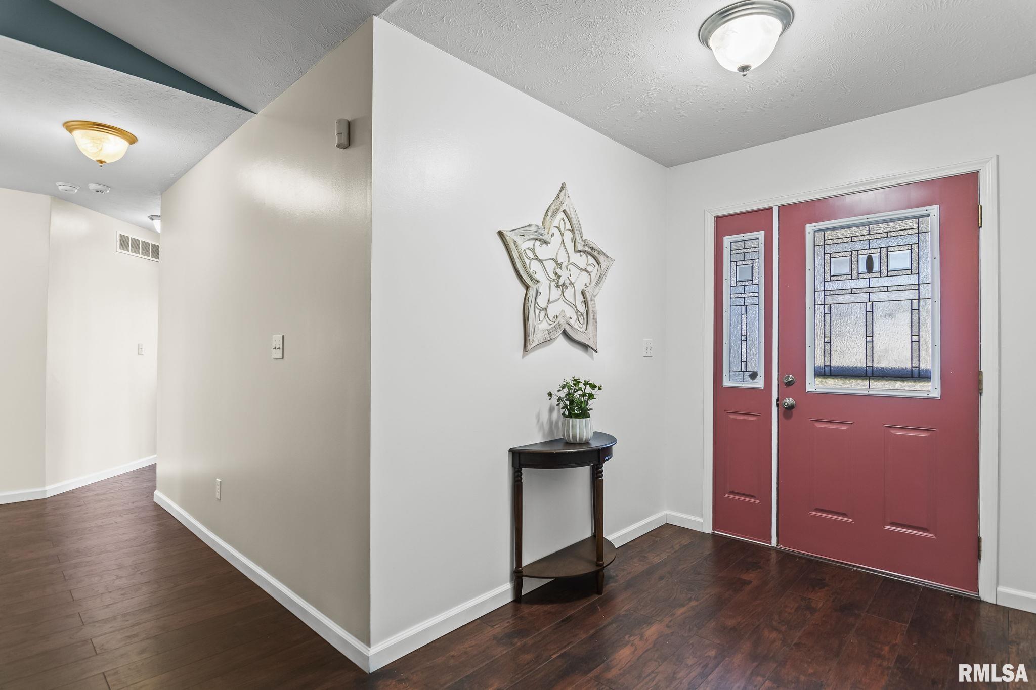 1129 Woodhaven Court Chatham, IL 62629 - Photo 2 of 39