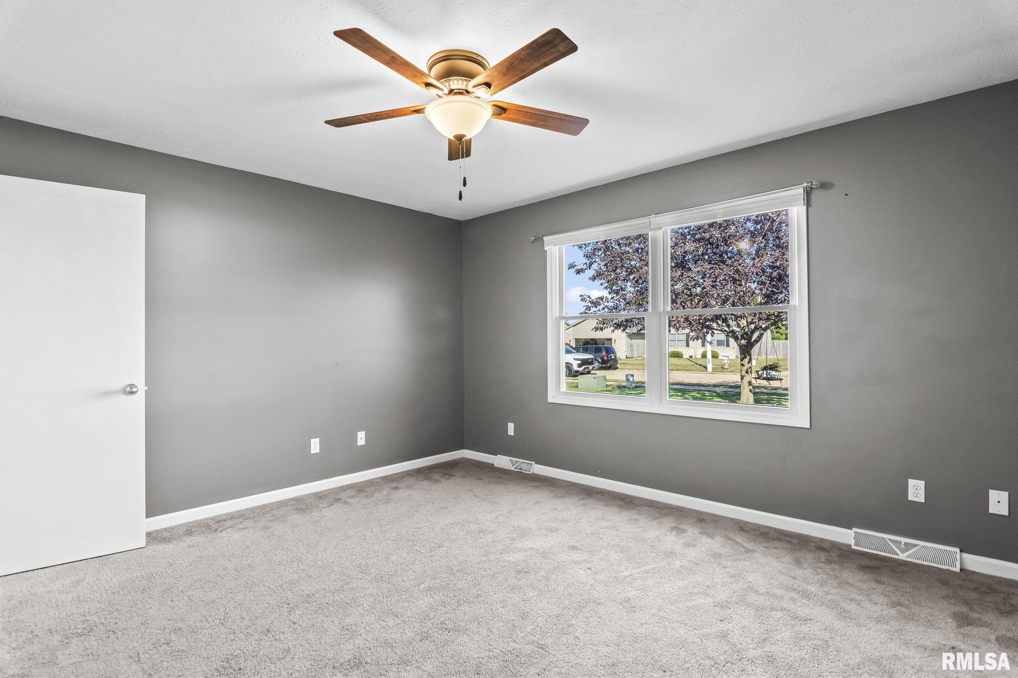 1129 Woodhaven Court Chatham, IL 62629 - Photo 24 of 39