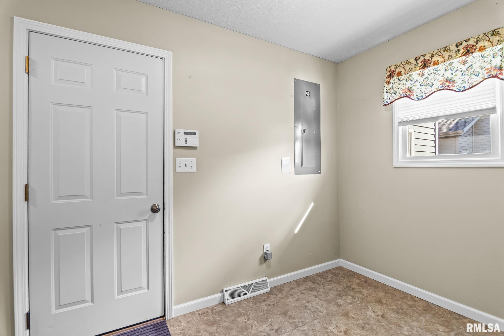 1129 Woodhaven Court Chatham, IL 62629 - Photo 31 of 39