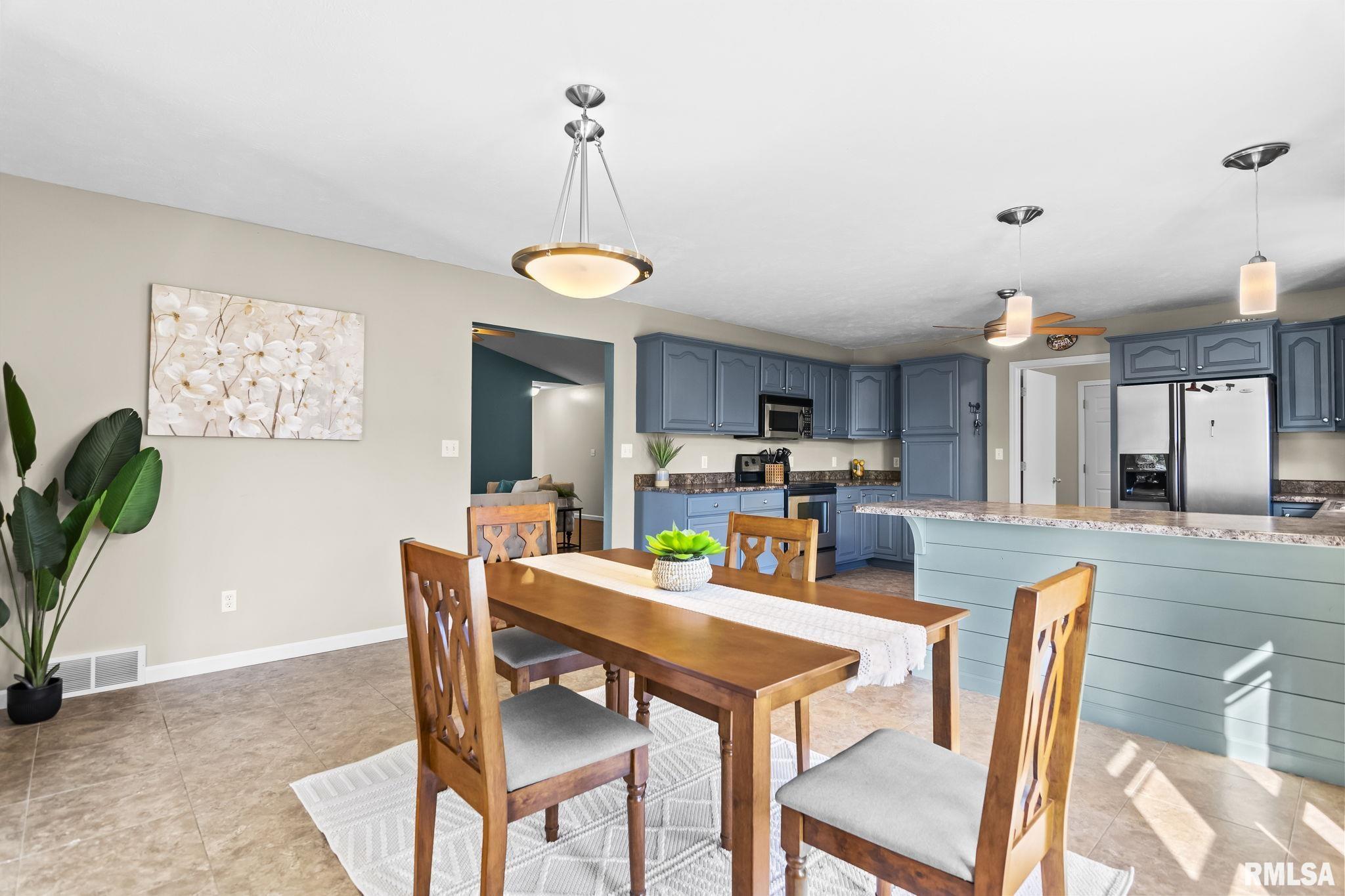 1129 Woodhaven Court Chatham, IL 62629 - Photo 9 of 39