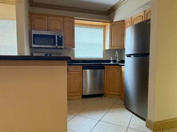 $2,300 | 744 Northeast 14th Avenue, Unit 12, Fort Lauderdale, FL 33304