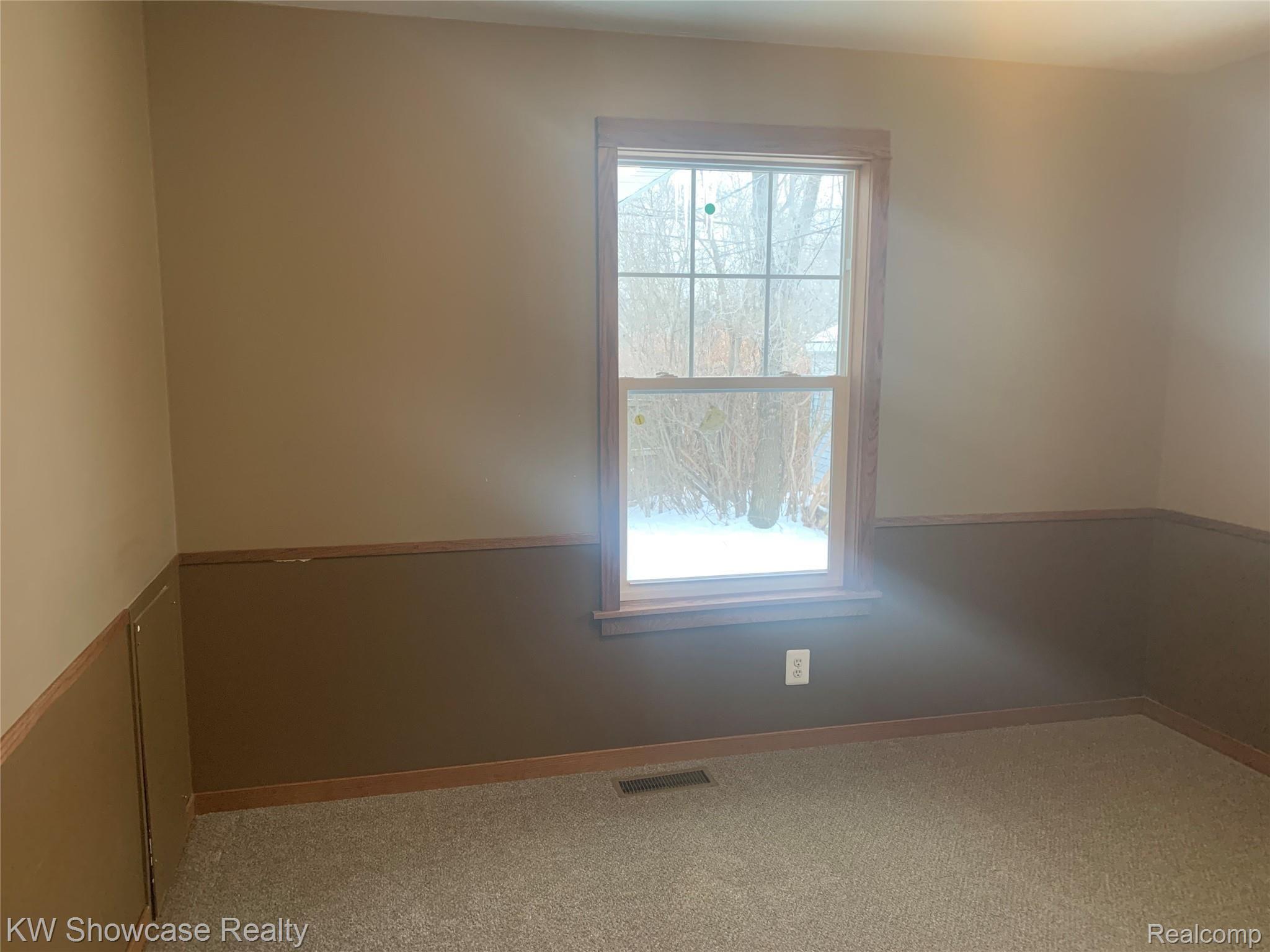 4970 Hatchery Road Waterford, MI 48329 - Photo 18 of 50 60CA297D-3255-4C6E-B3C0-B7FA4D8FF23E.jpeg