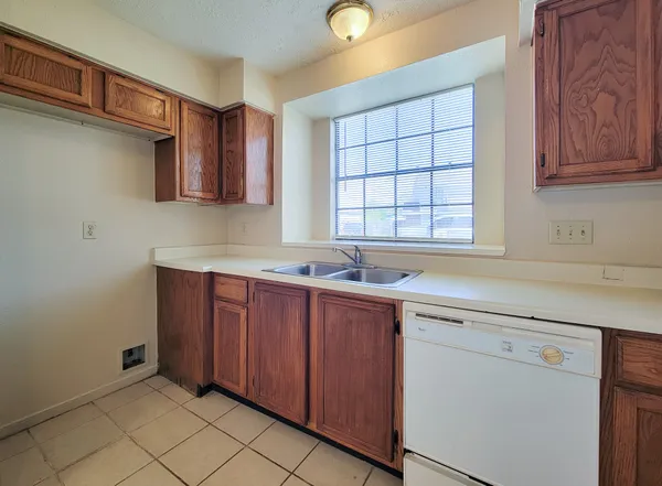 $1,450 | 10059 Emerald Creek Drive, Houston, TX 77070