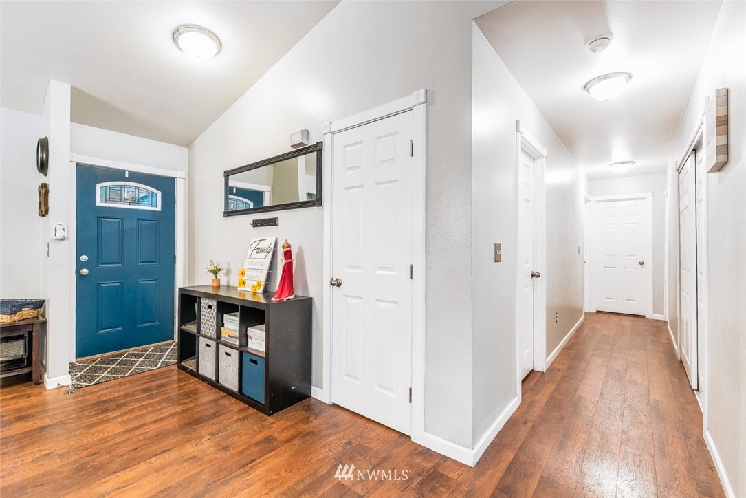 5010 East Rasor Road Belfair, WA 98528 - Photo 3 of 40 Gallery Image 3