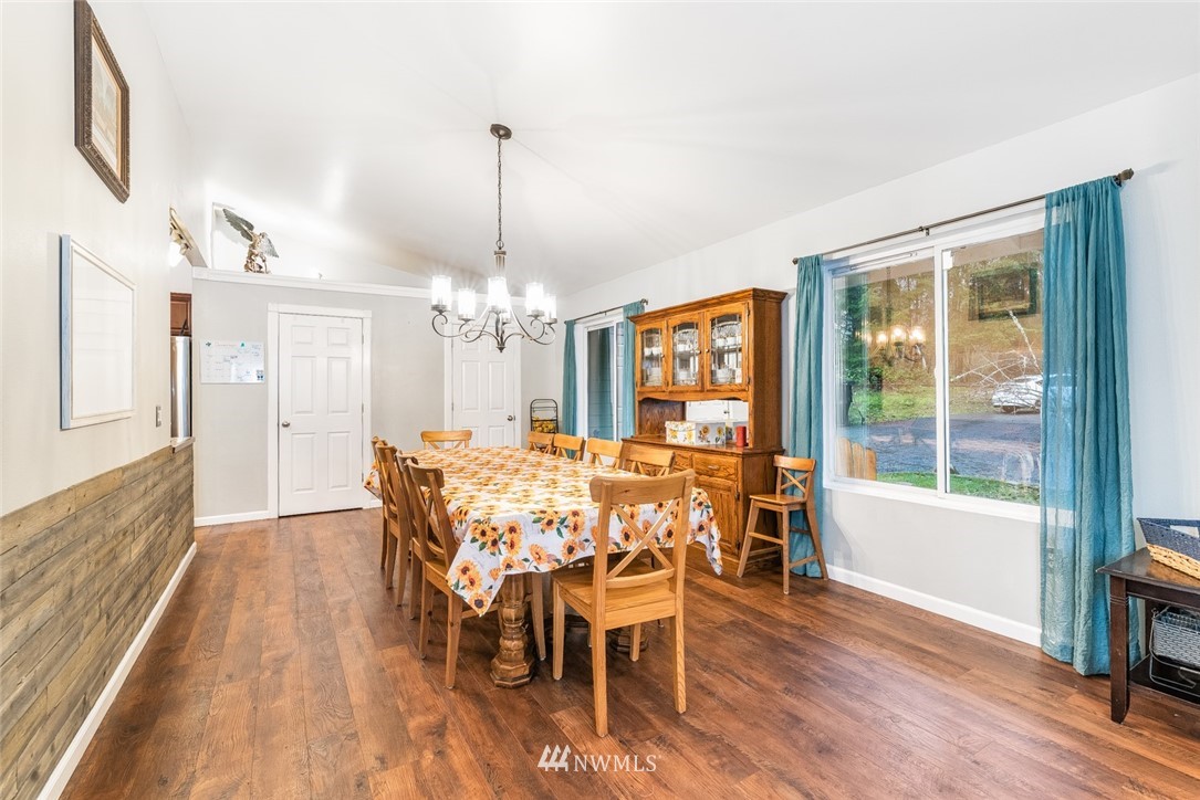 5010 East Rasor Road Belfair, WA 98528 - Photo 5 of 40 Gallery Image 5